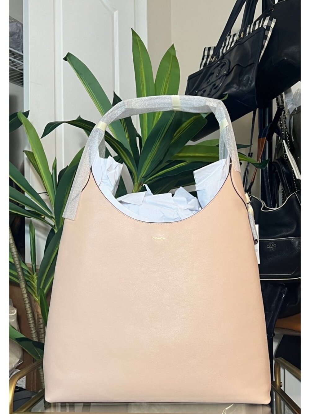 BEAUTIFUL COACH BROOKLYN 39 IN CREAM!  NEW WITH TAGS AND PACKAGING!